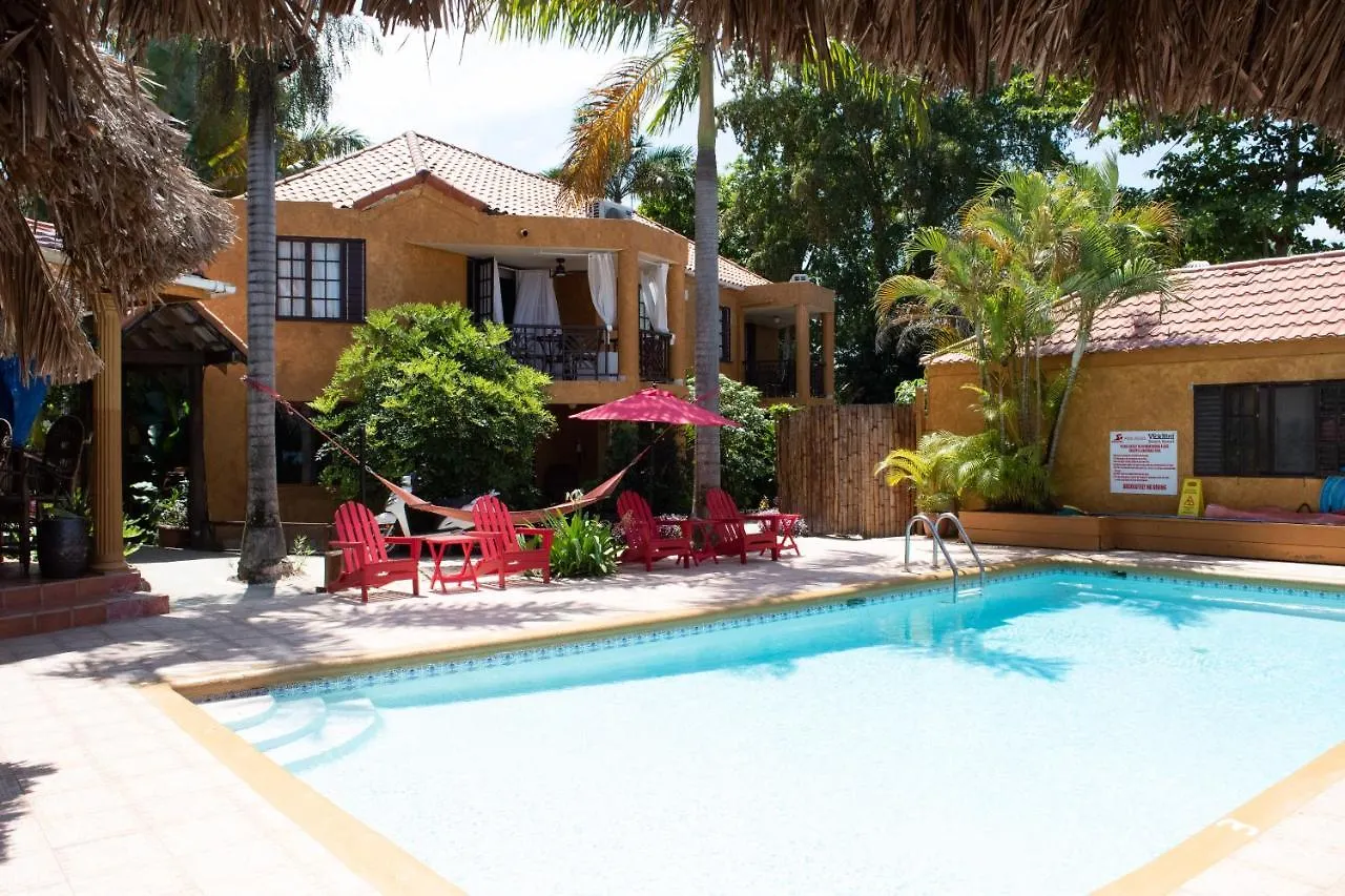 מלון נגריל Vickitini Beachfront Resort ג'מייקה
