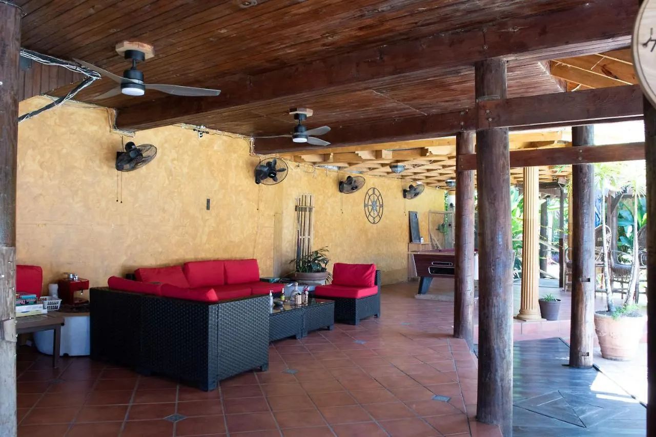 Vickitini Beachfront Resort ネグリル 0*,