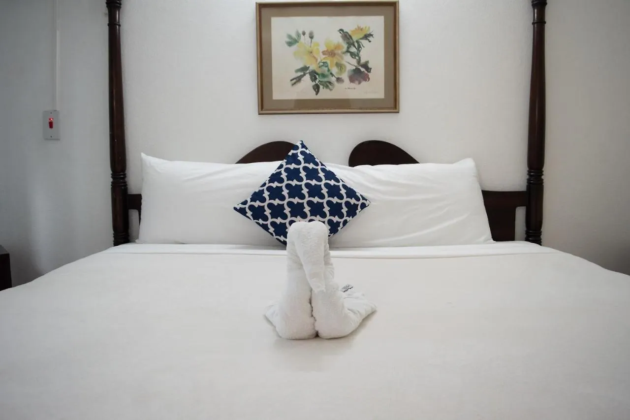 Vickitini Beachfront Resort ネグリル